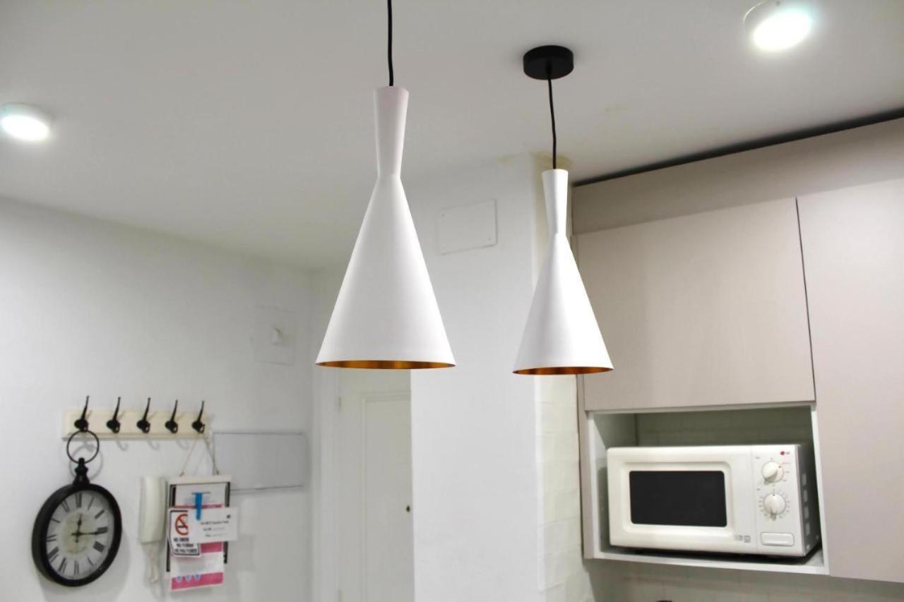 Hostfy Giralda Apartman Sevilla Kültér fotó